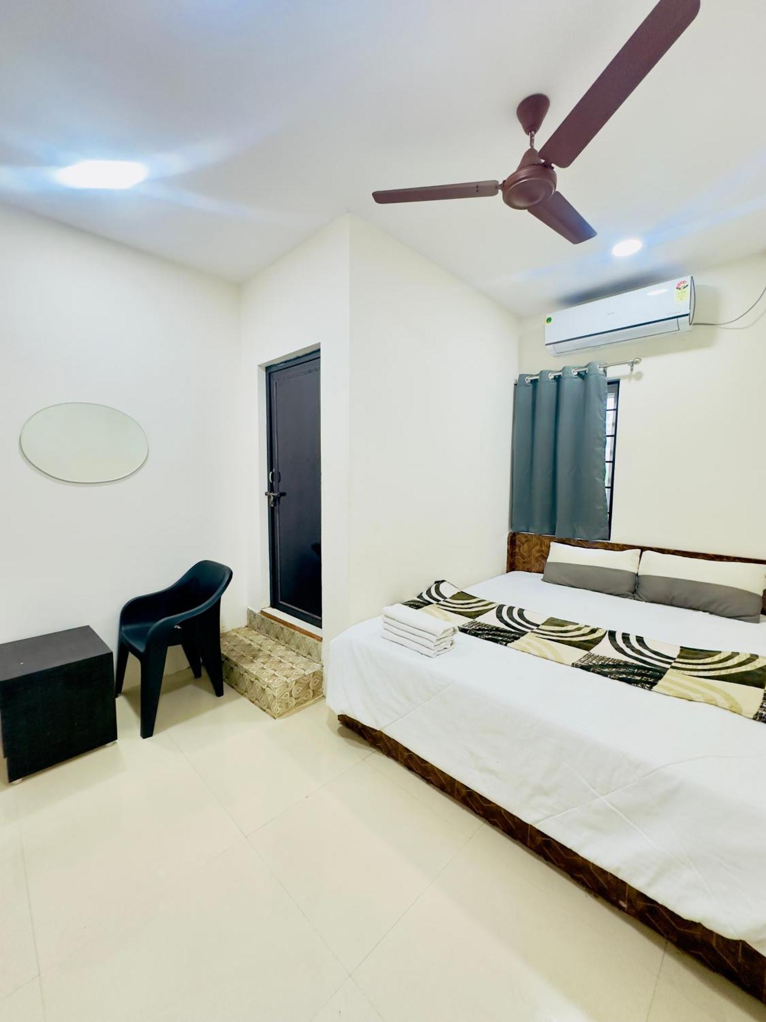 Sketch Family Restaurant & Rooms Visakhapatnam Exterior foto