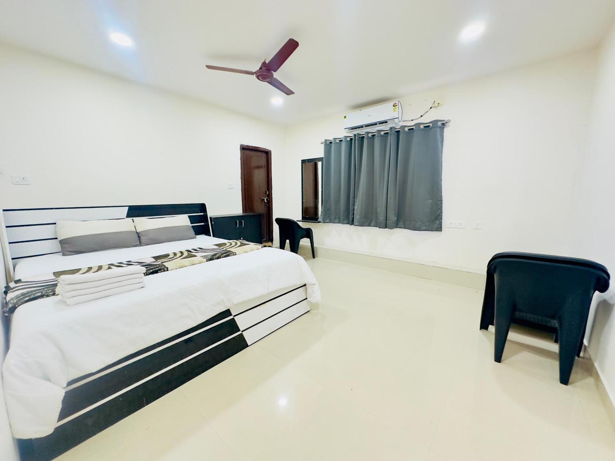Sketch Family Restaurant & Rooms Visakhapatnam Exterior foto